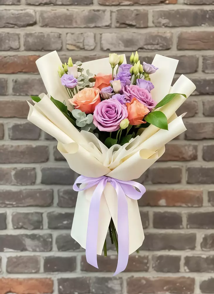 Букет цветов из: Лизиантусы и Розы в Кузнецово