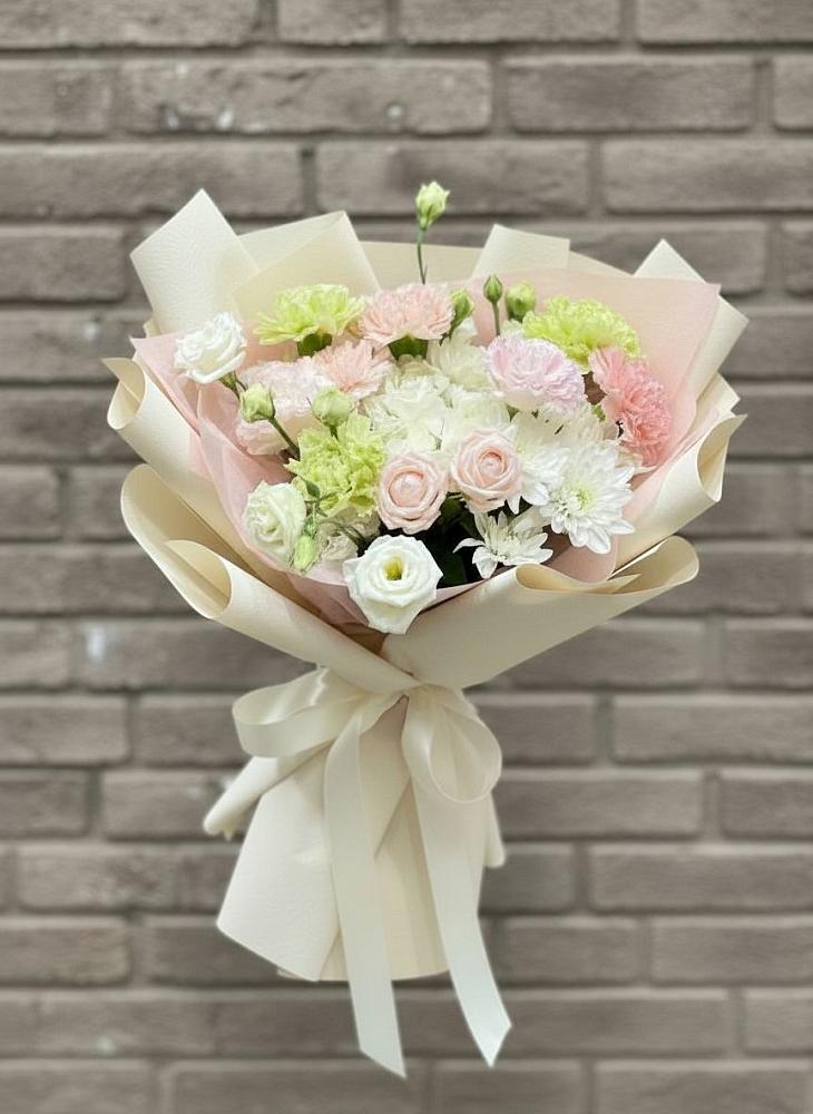 Букет цветов из: Гвоздики, Розы, Лизиантусы и Хризантемы в Кузнецово