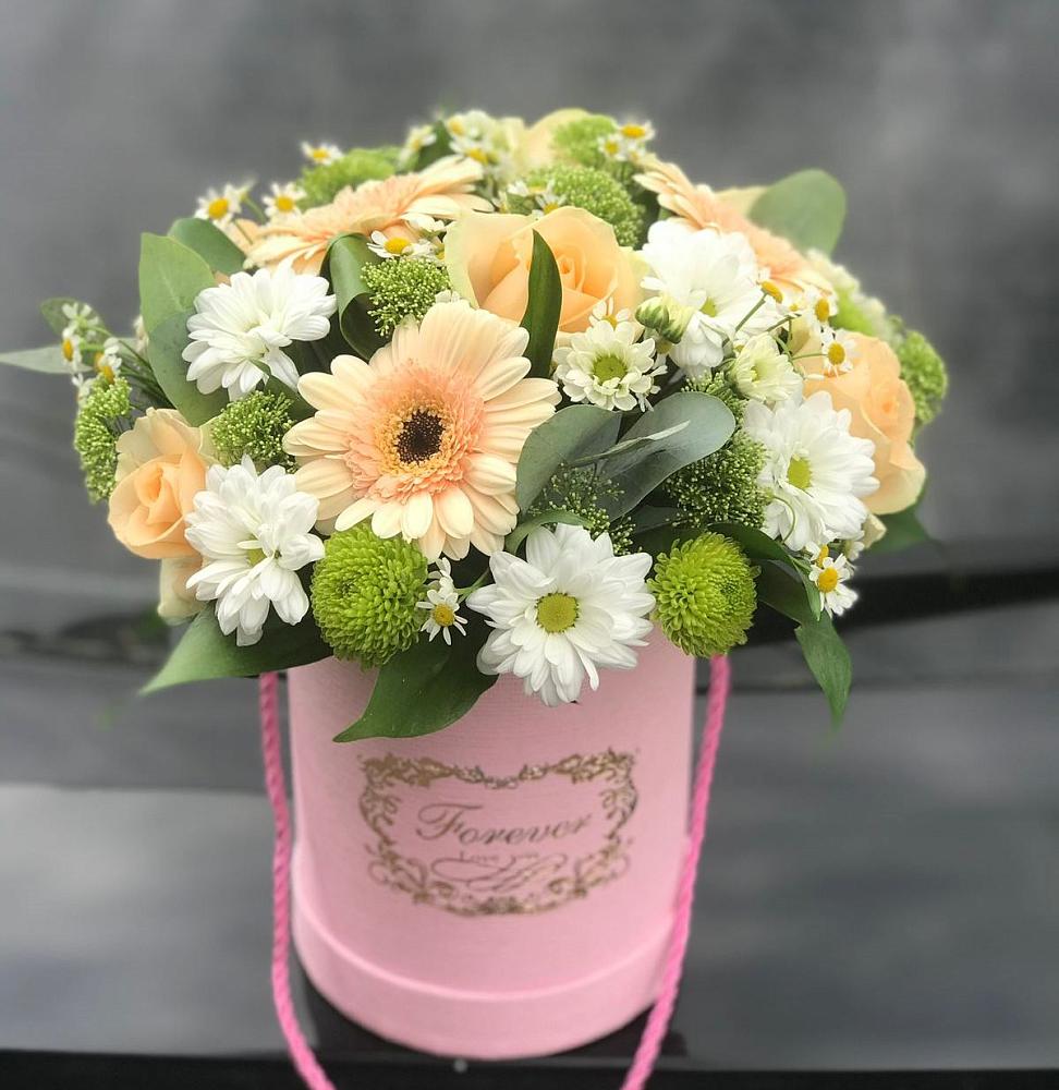 Цветочная композиция из Розы, Герберы и Хризантемы в шляпной коробке в Кузнецово